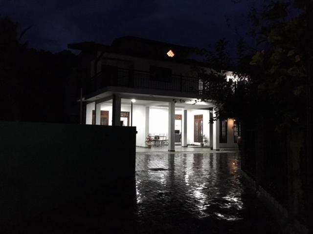 Slightly Chilled Forest Villa Sirimalwatta Exterior photo